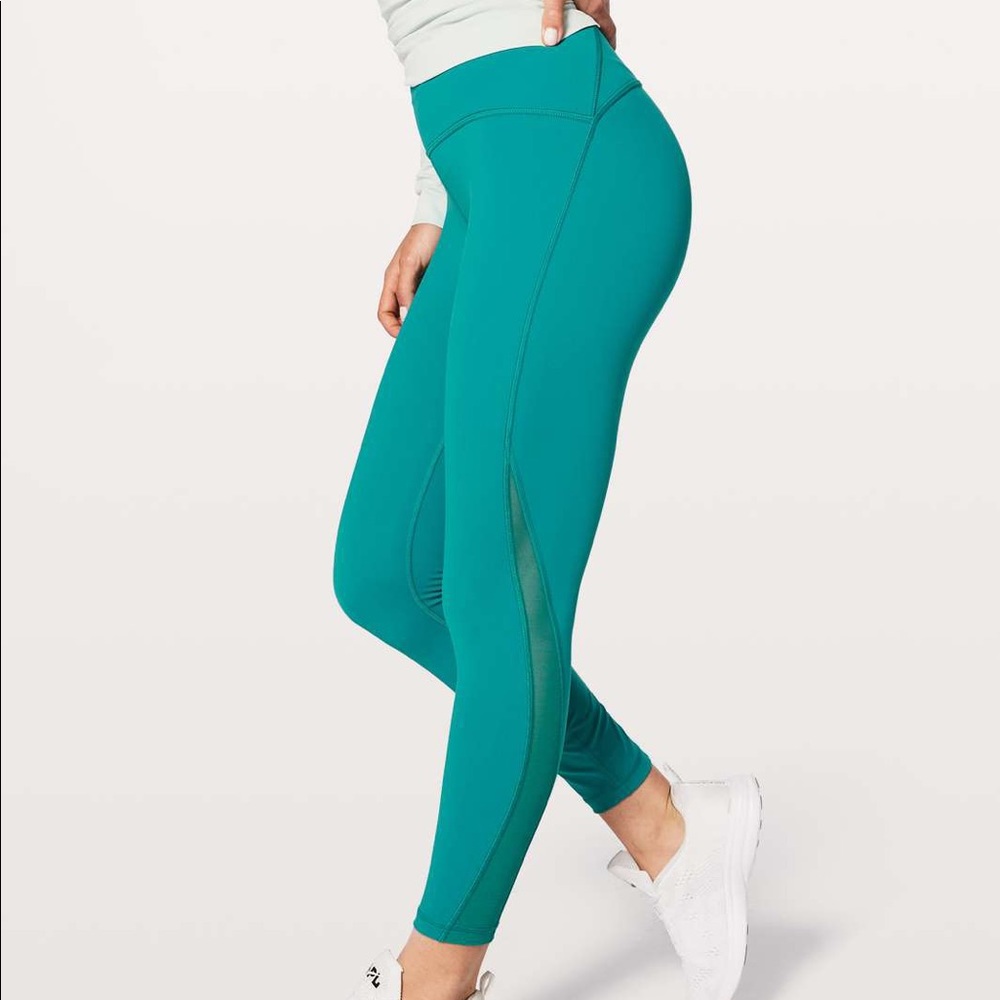 Lululemon Train Times size 4 7/8th